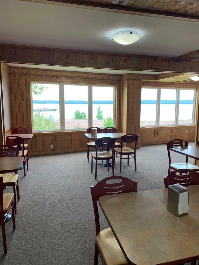 Exploits Inn And Suites Botwood Exterior foto